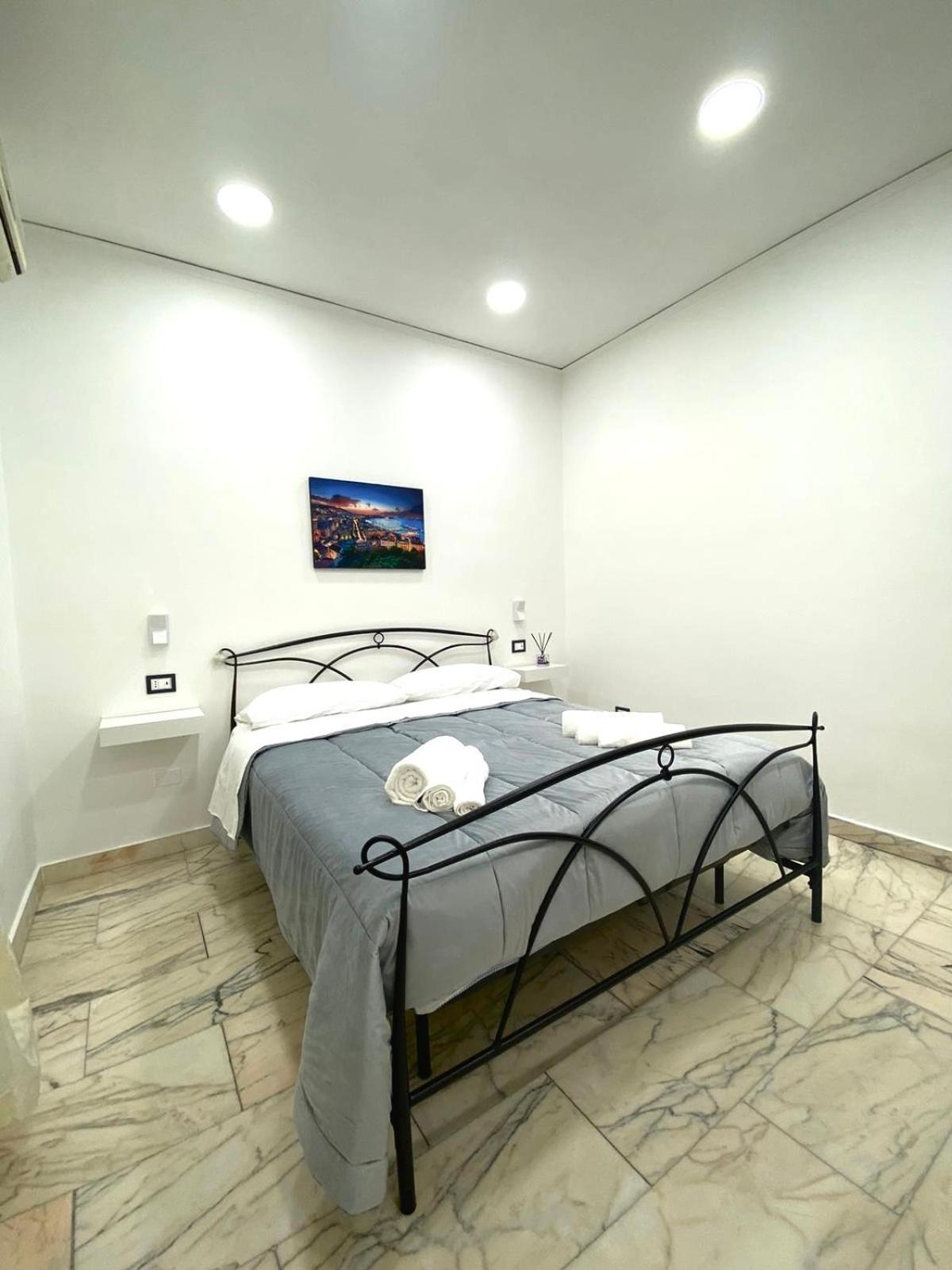Castellano Apartment Napoli Bagian luar foto