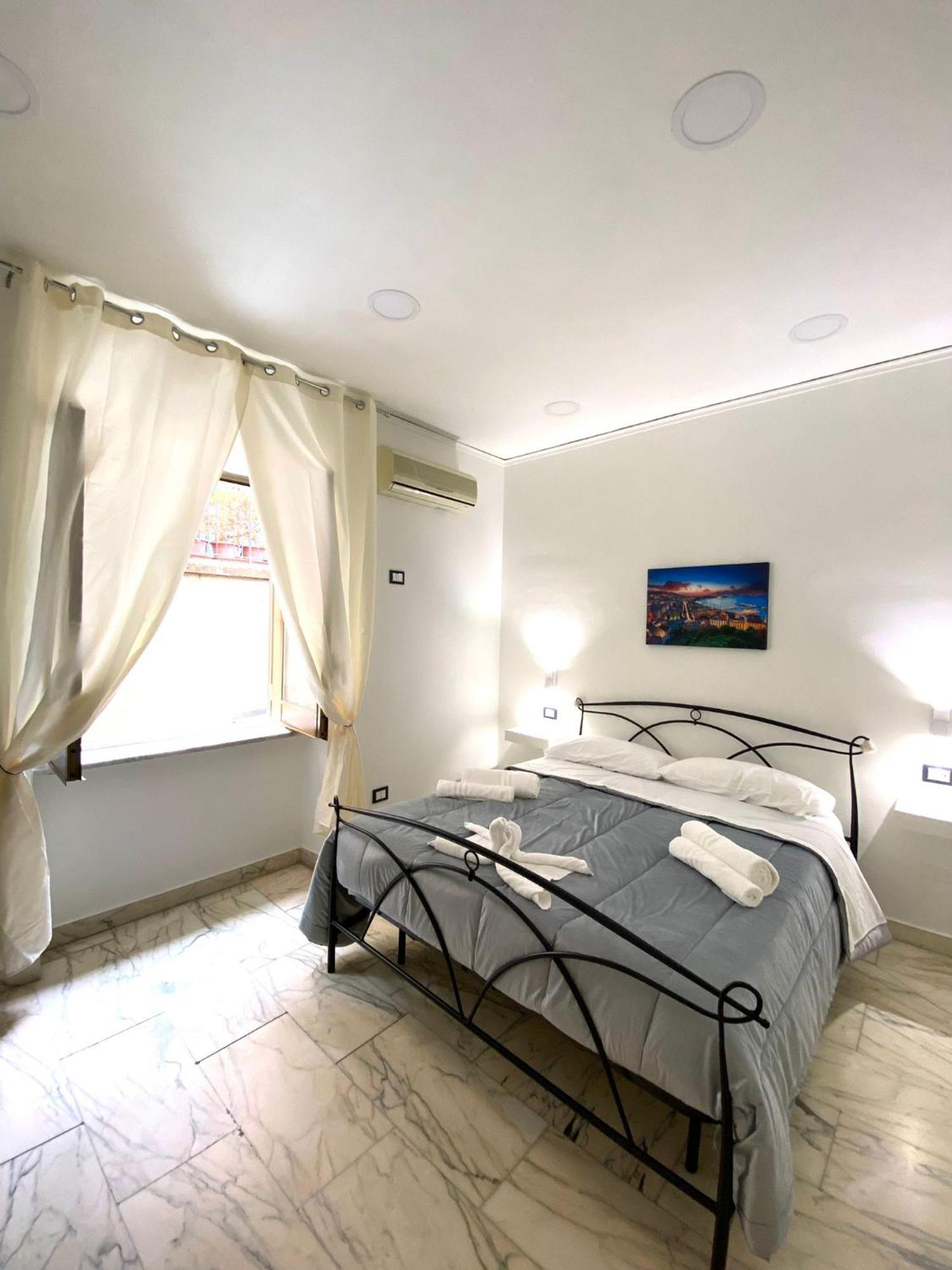 Castellano Apartment Napoli Bagian luar foto