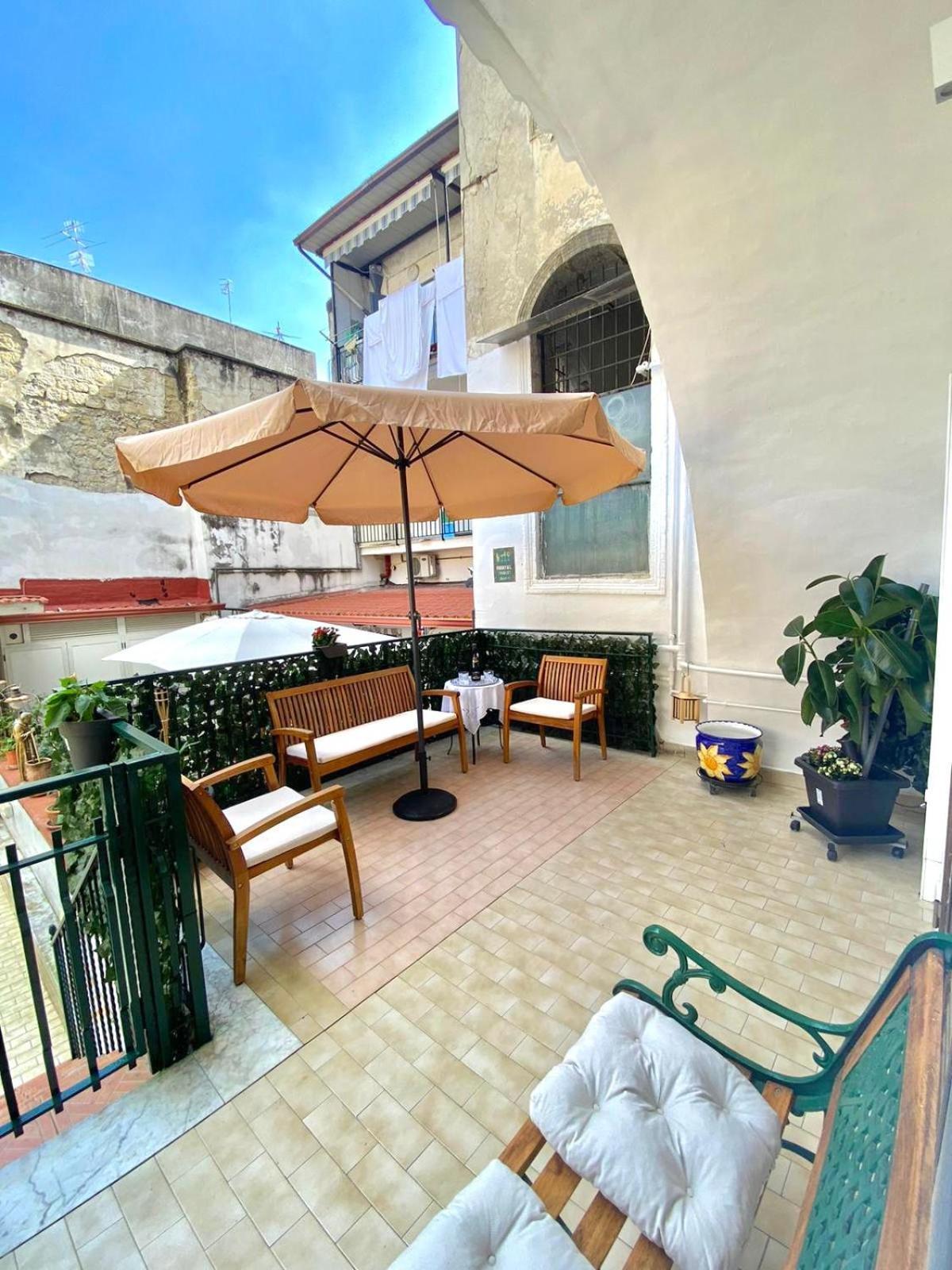 Castellano Apartment Napoli Bagian luar foto