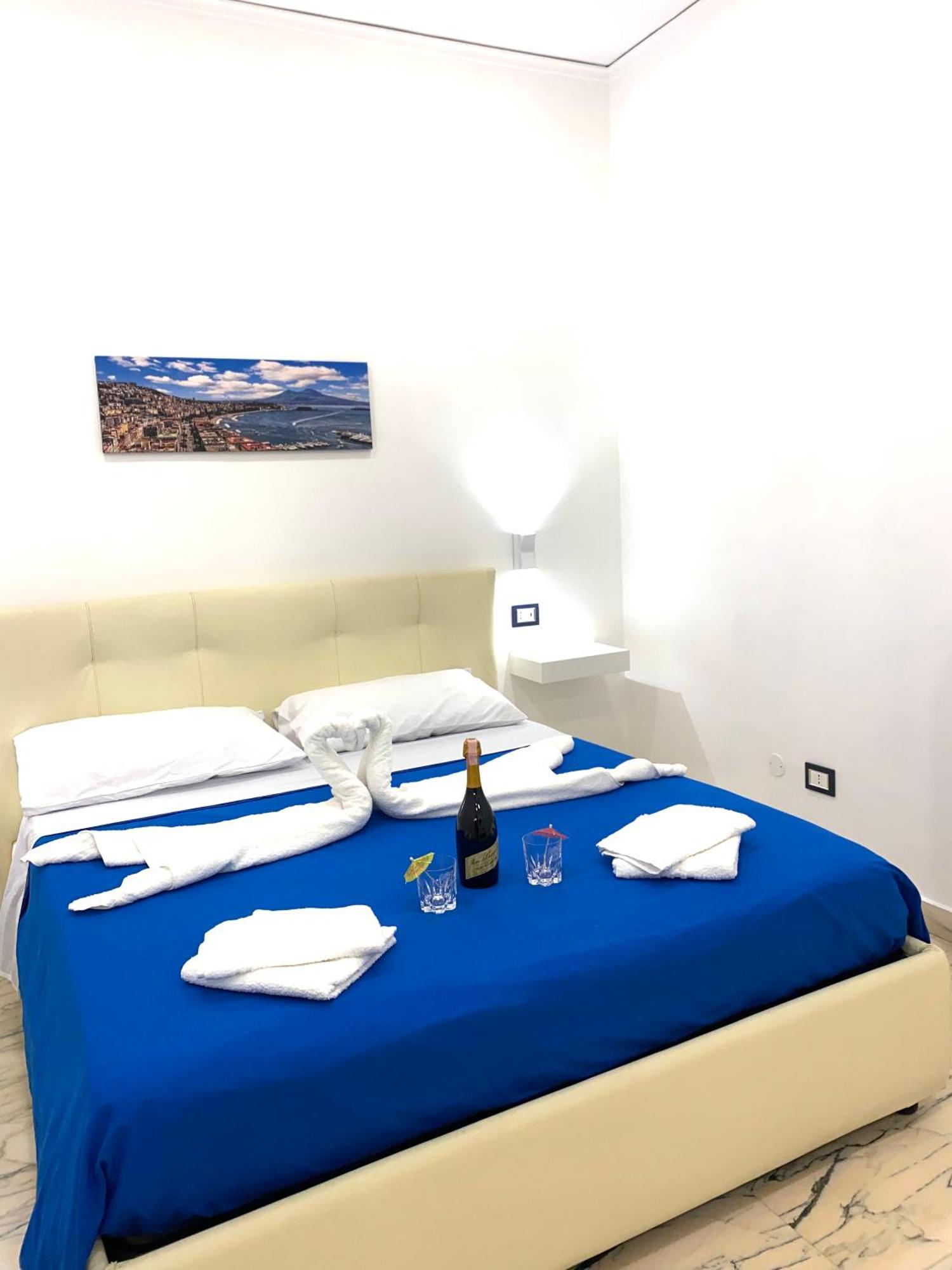 Castellano Apartment Napoli Bagian luar foto