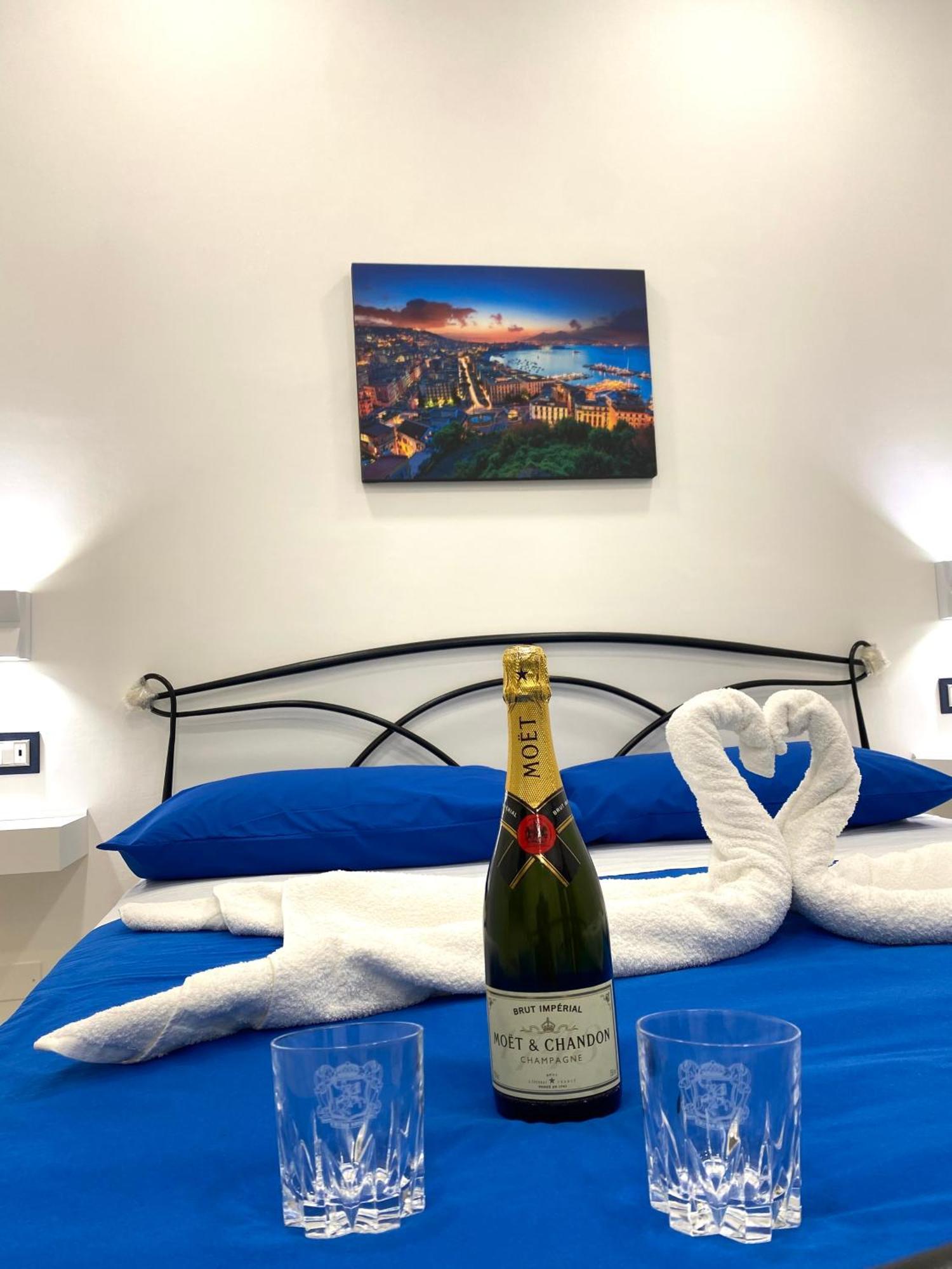 Castellano Apartment Napoli Bagian luar foto