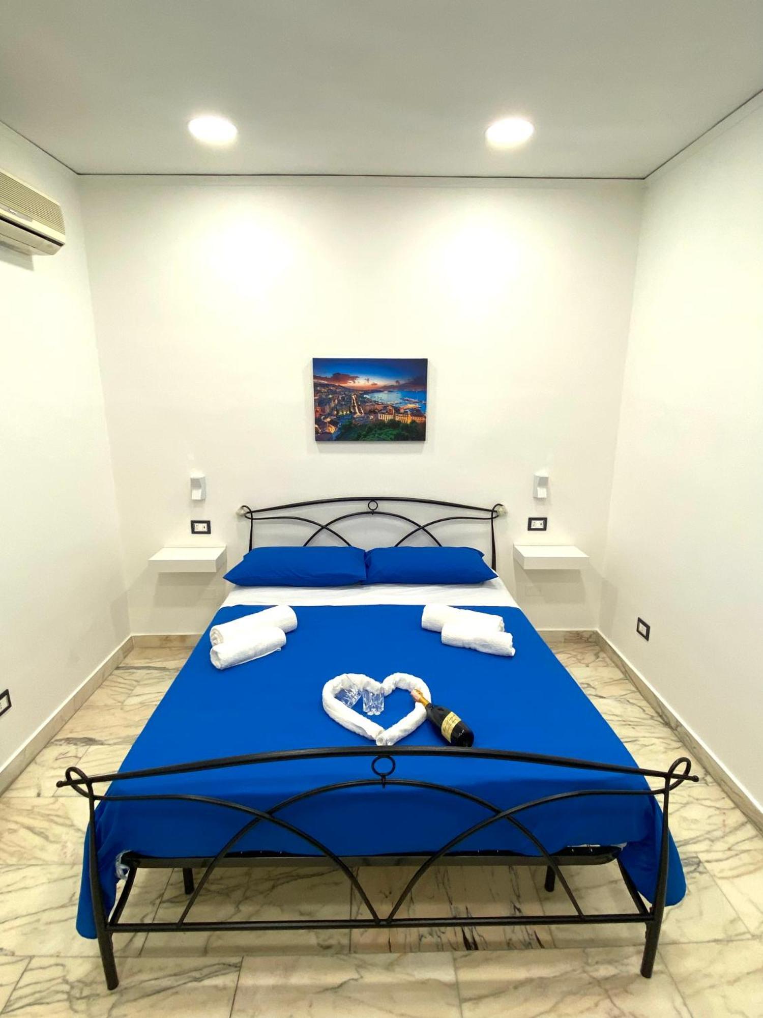 Castellano Apartment Napoli Bagian luar foto